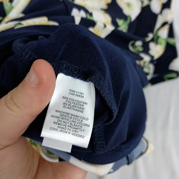 LAUREN RALPH LAUREN Navy Blue and White Floral Midi Dress (#894) - Picture 7 of 7